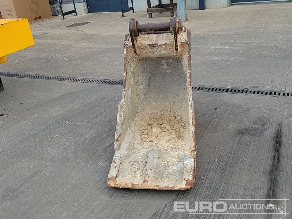 Strickland 24" Digging Bucket 65mm Pin to suit 13 Ton Excavator - Kanál: 2 kép. Strickland 24" Digging Bucket 65mm Pin to suit 13 Ton Excavator - Kanál: 2 kép.