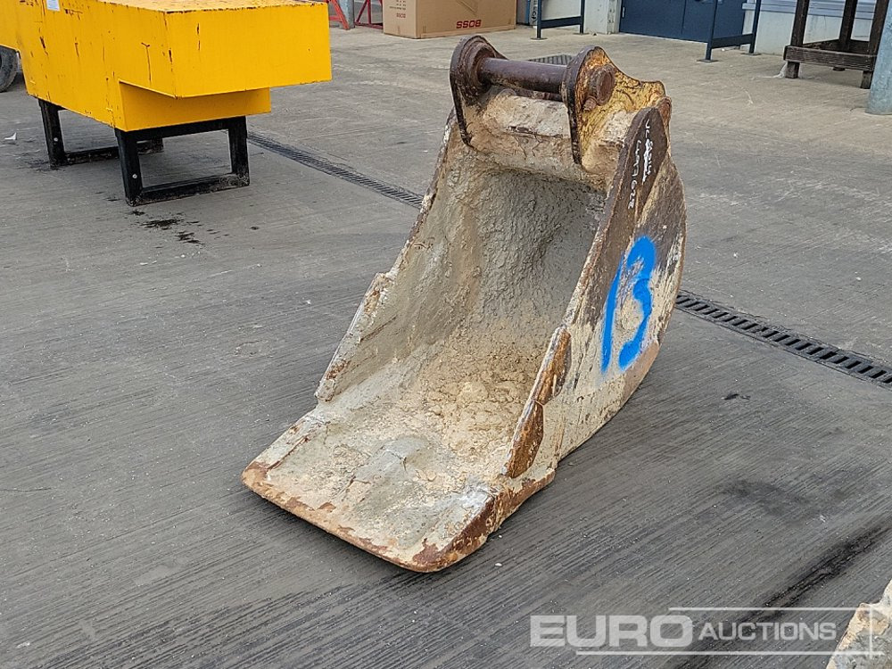 Strickland 24" Digging Bucket 65mm Pin to suit 13 Ton Excavator - Kanál: 1 kép. Strickland 24" Digging Bucket 65mm Pin to suit 13 Ton Excavator - Kanál: 1 kép.
