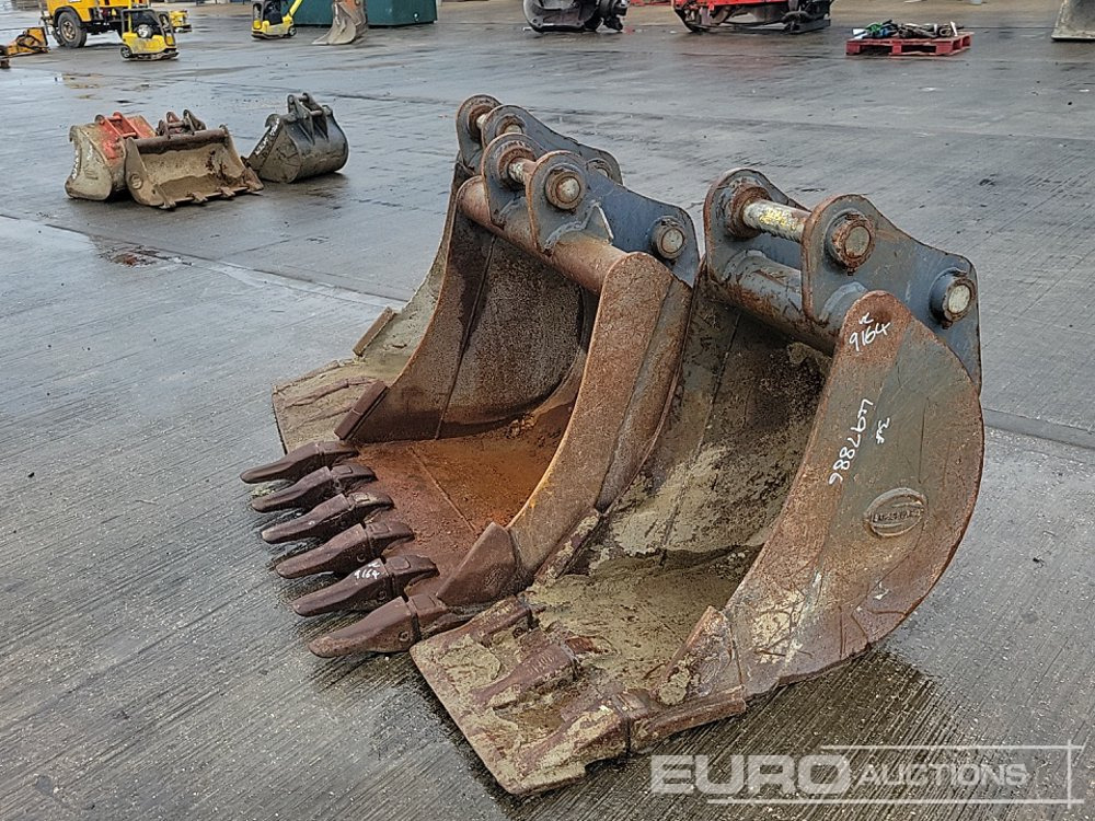Strickland 36", 24", 18" Digging Bucket 55mm Pin to suit 8-10 Ton Excavator - Kanál: 1 kép. Strickland 36", 24", 18" Digging Bucket 55mm Pin to suit 8-10 Ton Excavator - Kanál: 1 kép.