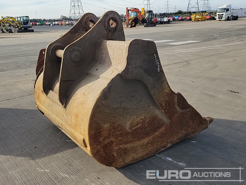 Strickland 72" Digging Bucket 90mm Pin to suit 30 Ton Excavator - Kanál: 5 kép. Strickland 72" Digging Bucket 90mm Pin to suit 30 Ton Excavator - Kanál: 5 kép.