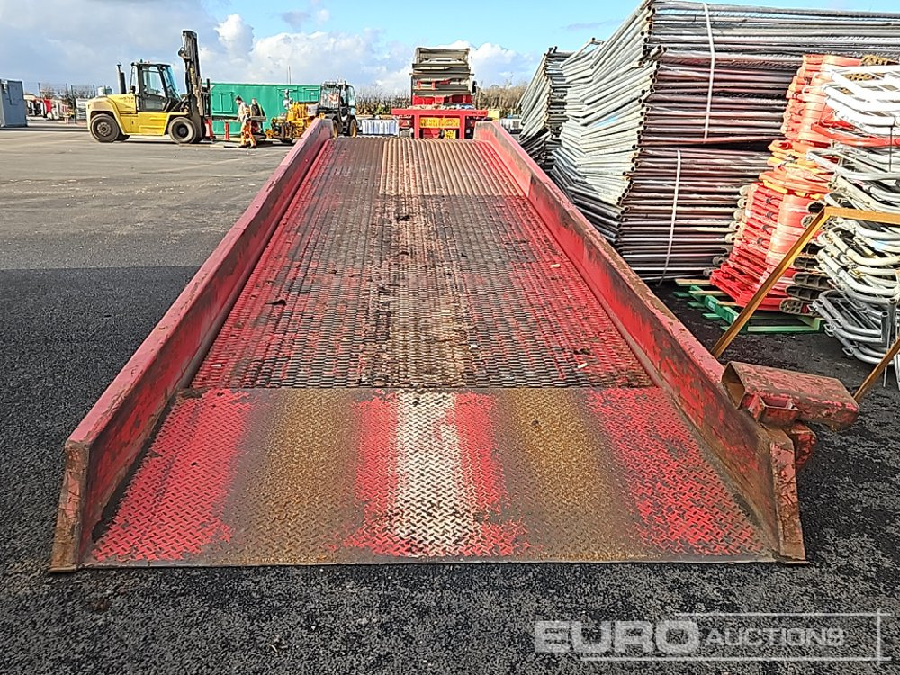 ThorWorld 7' Loading Ramp - Rakodó rámpa: 2 kép. ThorWorld 7' Loading Ramp - Rakodó rámpa: 2 kép.