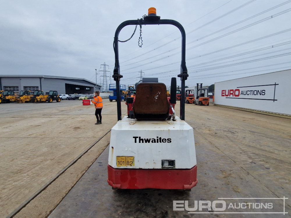 Thwaites 1 Ton Hi Tip Dumper, Roll Bar - Minidömper: 4 kép. Thwaites 1 Ton Hi Tip Dumper, Roll Bar - Minidömper: 4 kép.