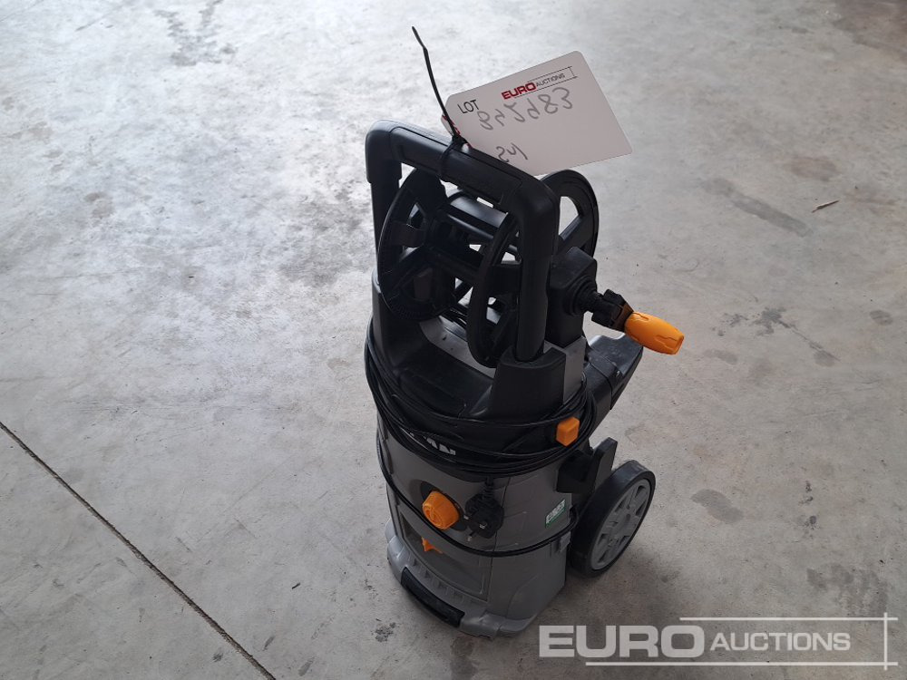 Titan TTB2200PRW High Pressure Washer - Magasnyomású mosó: 1 kép. Titan TTB2200PRW High Pressure Washer - Magasnyomású mosó: 1 kép.