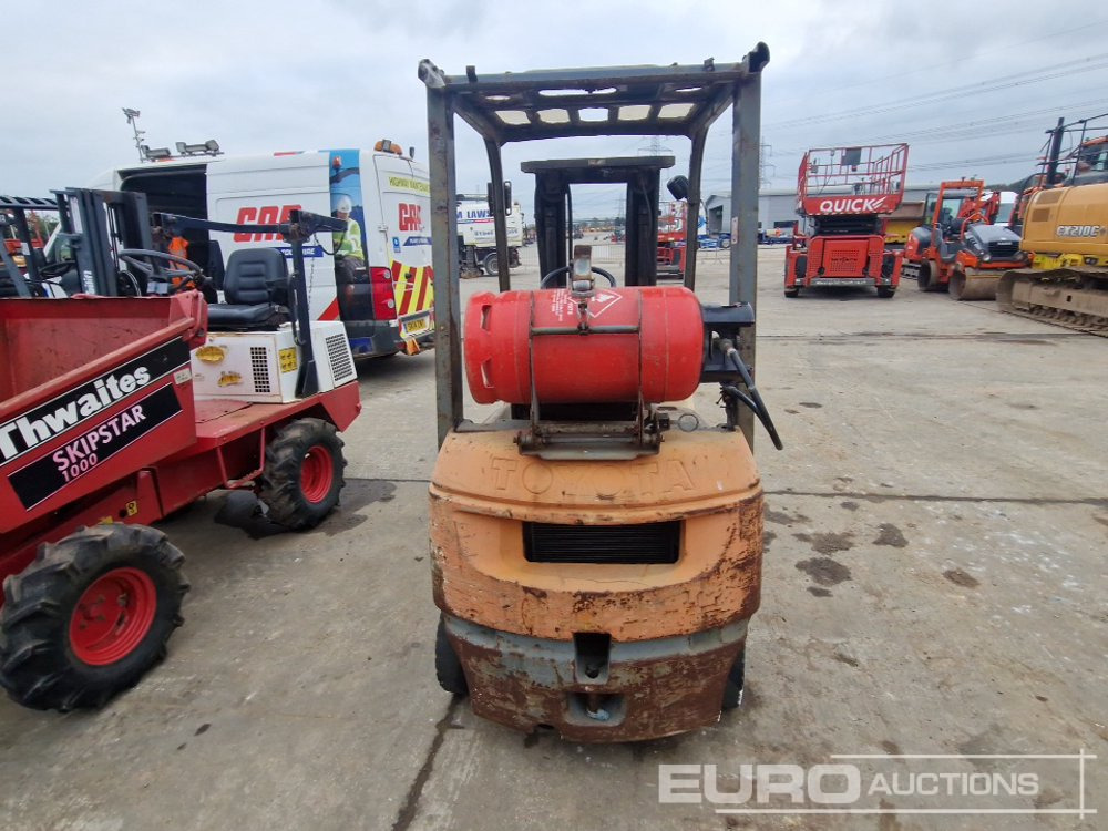 Toyota 42-7FGF15 - Gázüzemű targonca: 4 kép. Toyota 42-7FGF15 - Gázüzemű targonca: 4 kép.