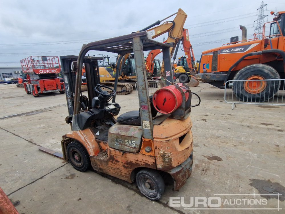 Toyota 42-7FGF15 - Gázüzemű targonca: 3 kép. Toyota 42-7FGF15 - Gázüzemű targonca: 3 kép.