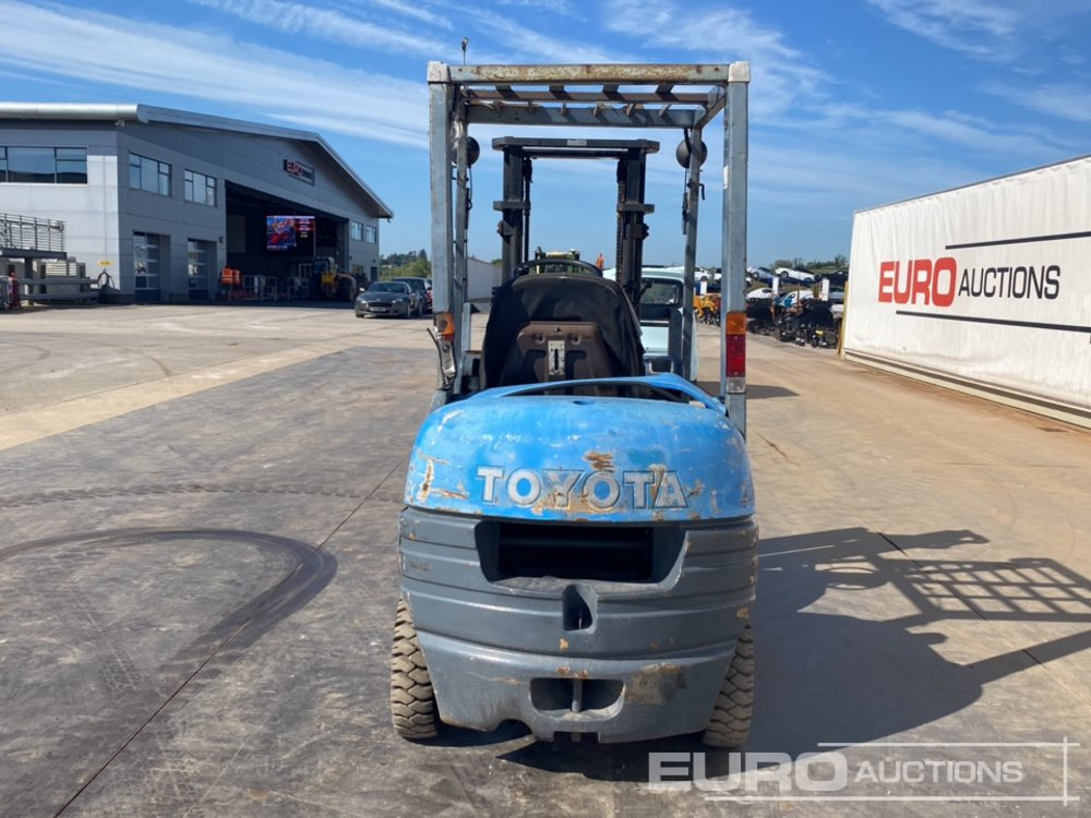 Toyota FG15 Petrol Forklift, 2 Stage Mast - Villás targonca: 4 kép. Toyota FG15 Petrol Forklift, 2 Stage Mast - Villás targonca: 4 kép.