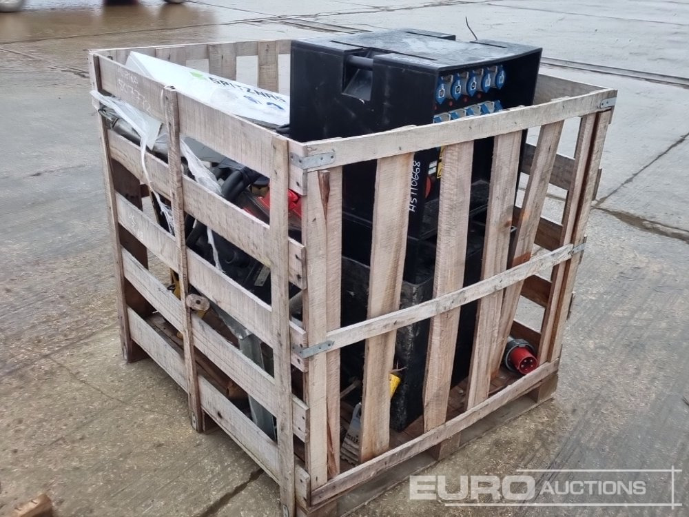 Tri Pod Stands (4 of), 110 Volt Reciprocating Saw, Metabo 110 VotAngle Grinder, 400 Volt Distribution Board (2 of) - Építőipari berendezések: 2 kép. Tri Pod Stands (4 of), 110 Volt Reciprocating Saw, Metabo 110 VotAngle Grinder, 400 Volt Distribution Board (2 of) - Építőipari berendezések: 2 kép.