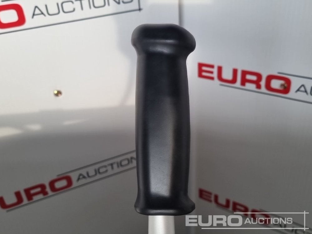 Unused 2024 Boss CG430Y-2 - Garázs felszerelés: 5 kép. Unused 2024 Boss CG430Y-2 - Garázs felszerelés: 5 kép.