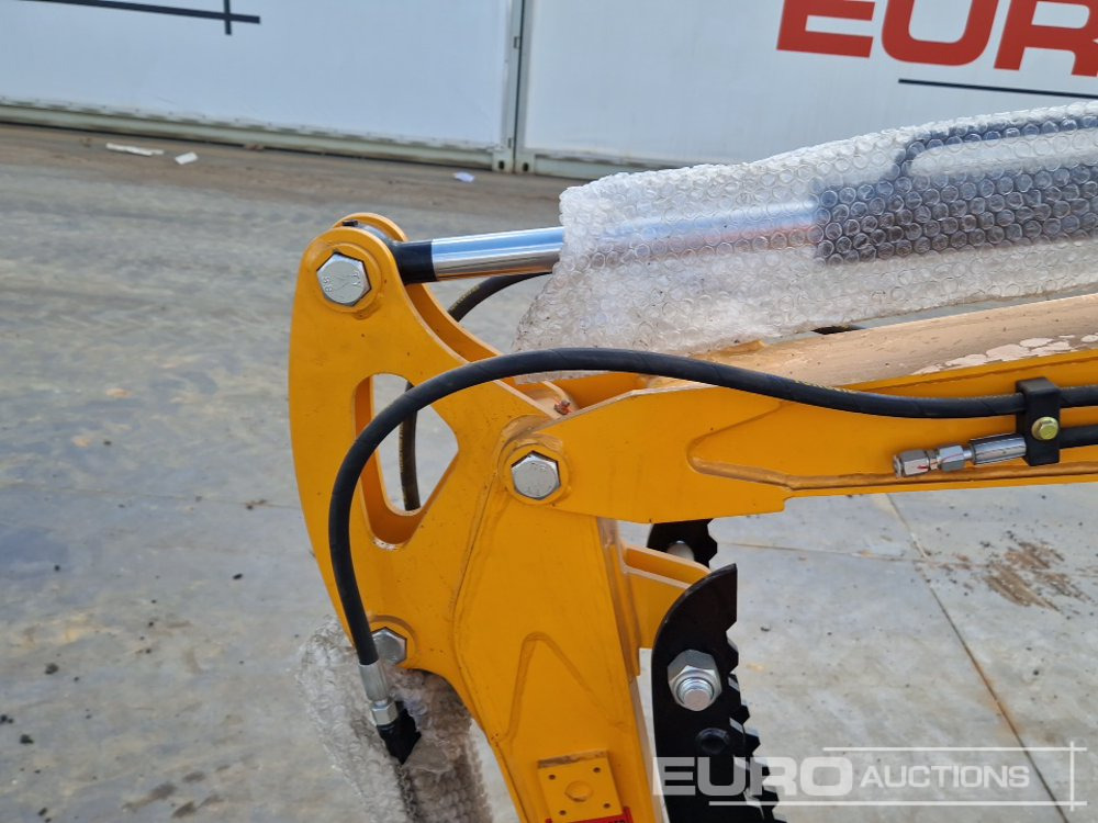 Minikotró Unused 2025 Captok CK13C: 20 kép.