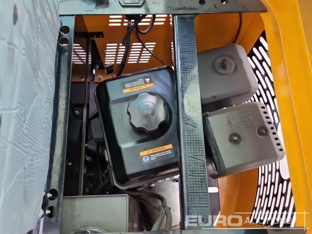 Minikotró Unused 2025 Captok CK13C: 31 kép.