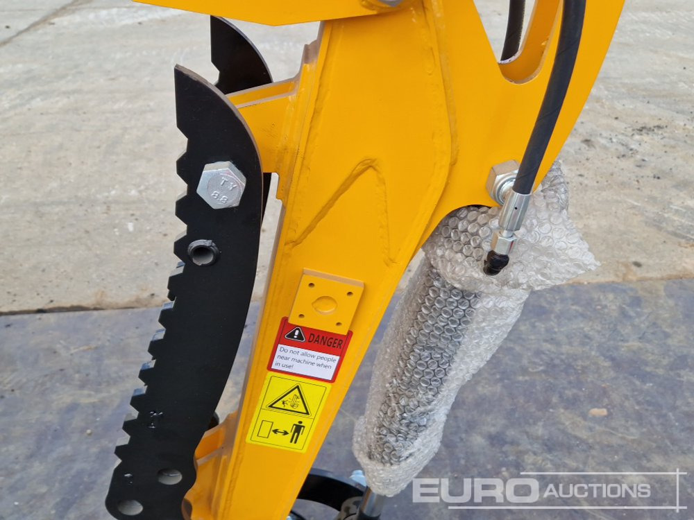 Minikotró Unused 2025 Captok CK13C: 28 kép.
