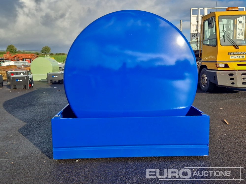 Unused 2025 Emiliana Serbatoi TF9/50 9000 Litre Fuel Tank, Meter, 240 Volt Pump - Tároló tartály: 4 kép. Unused 2025 Emiliana Serbatoi TF9/50 9000 Litre Fuel Tank, Meter, 240 Volt Pump - Tároló tartály: 4 kép.