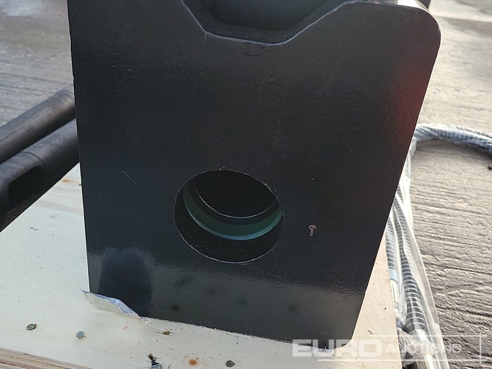 Hidraulikus törőfej Unused 2025 Komak KKB300S: 11 kép. Hidraulikus törőfej Unused 2025 Komak KKB300S: 11 kép.