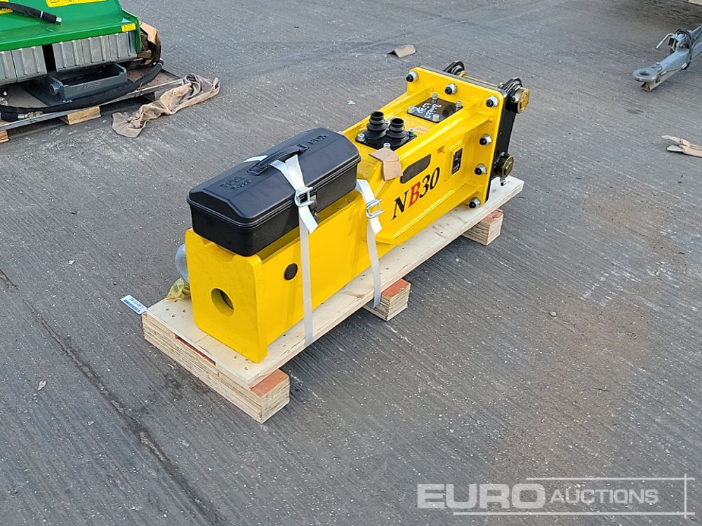 Unused 2025 NB NB30 - Hidraulikus törőfej: 3 kép. Unused 2025 NB NB30 - Hidraulikus törőfej: 3 kép.