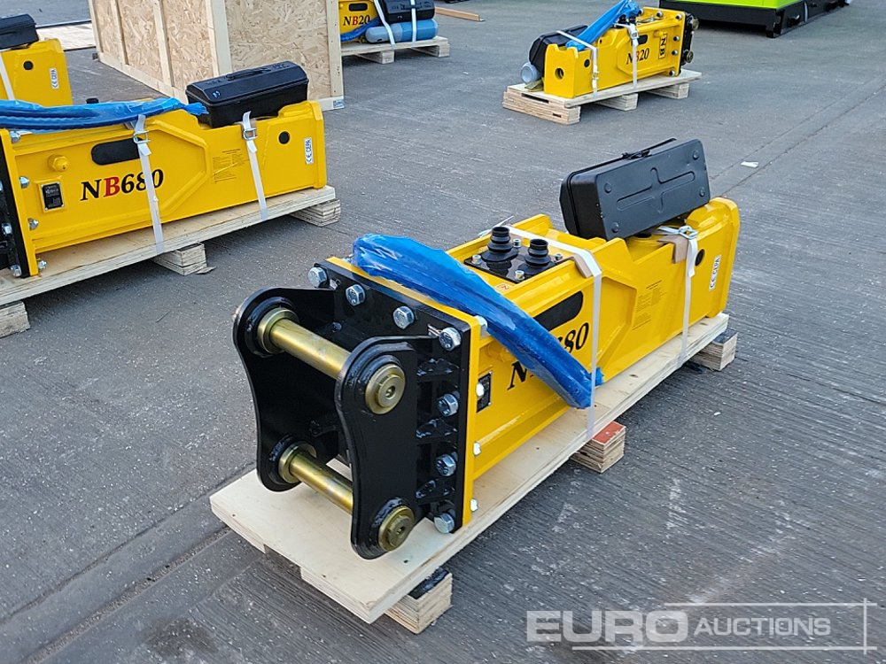 Unused 2025 NB NB680 - Hidraulikus törőfej: 3 kép. Unused 2025 NB NB680 - Hidraulikus törőfej: 3 kép.