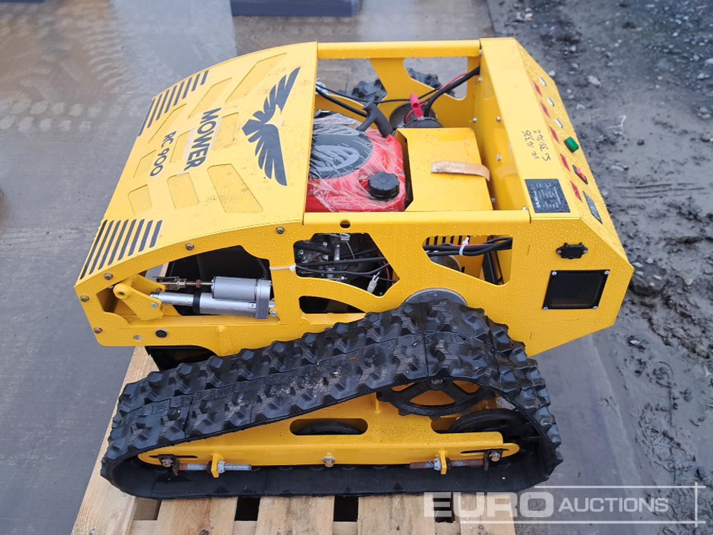 Unused 2025 Salini RC-900 Radio Controlled Tracked Lawnmower (Controls in Office) - Kerti fűkasza: 2 kép. Unused 2025 Salini RC-900 Radio Controlled Tracked Lawnmower (Controls in Office) - Kerti fűkasza: 2 kép.