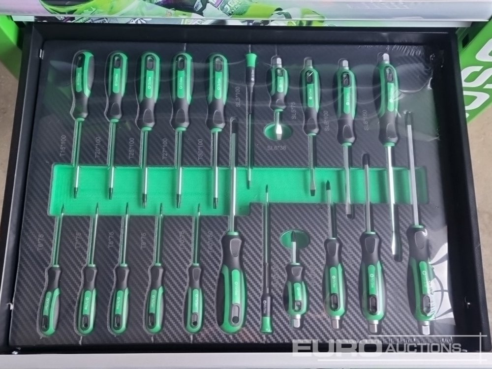 Garázs felszerelés Unused Boss Wheeled Tool Cart with 258pc Tools (Green): 17 kép.