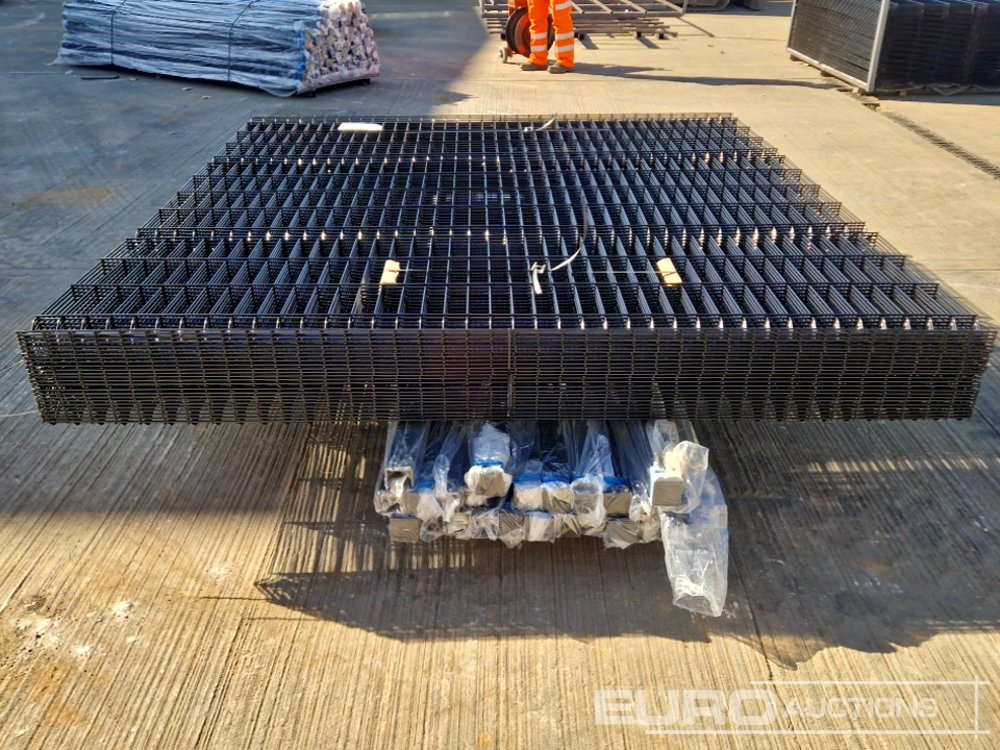 Unused Galvanised & Powder Coated Heavy Duty (5mm) Wire Mesh Fencing, 25 x H2.4m x W2.2m Panels, 26 x 60mm x 60mm x3m Posts, with Fittings (Black) - Építőipari berendezések: 4 kép. Unused Galvanised & Powder Coated Heavy Duty (5mm) Wire Mesh Fencing, 25 x H2.4m x W2.2m Panels, 26 x 60mm x 60mm x3m Posts, with Fittings (Black) - Építőipari berendezések: 4 kép.