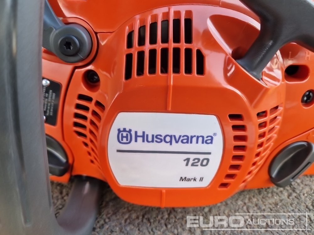 Garázs felszerelés Unused Husqvarna 120 Mark II 14" Petrol Chain Saw: 15 kép.