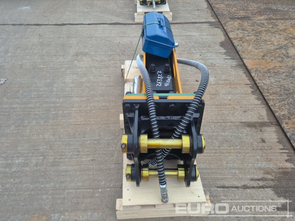 Unused KBKC 53 - Hidraulikus törőfej: 4 kép. Unused KBKC 53 - Hidraulikus törőfej: 4 kép.