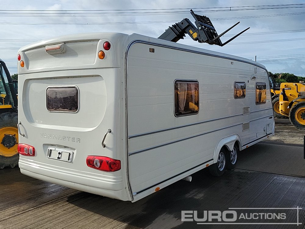 Vanmaster OCCASION 640 - Lakókocsi: 5 kép. Vanmaster OCCASION 640 - Lakókocsi: 5 kép.