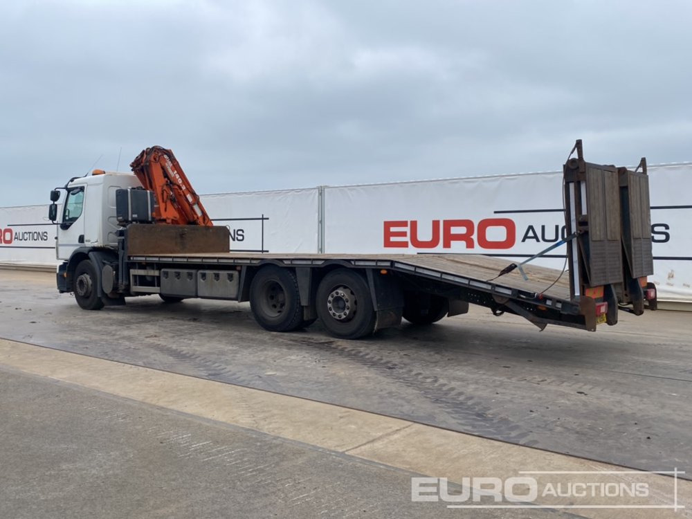 Volvo 300 - Platós teherautó: 3 kép. Volvo 300 - Platós teherautó: 3 kép.