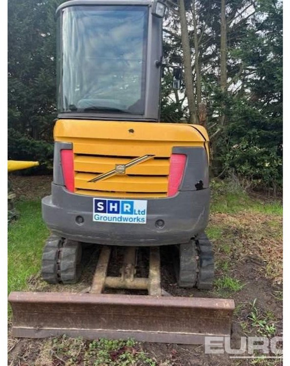 Volvo EC27C - Minikotró: 2 kép. Volvo EC27C - Minikotró: 2 kép.