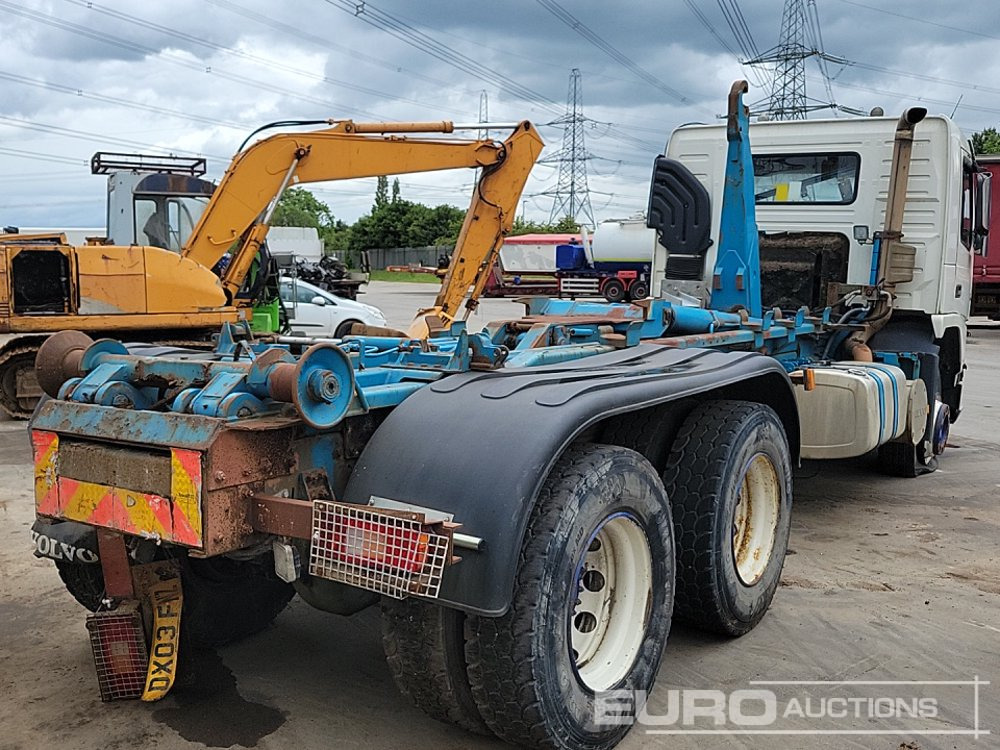 Volvo FM9 - Horgos rakodó teherautó: 5 kép. Volvo FM9 - Horgos rakodó teherautó: 5 kép.