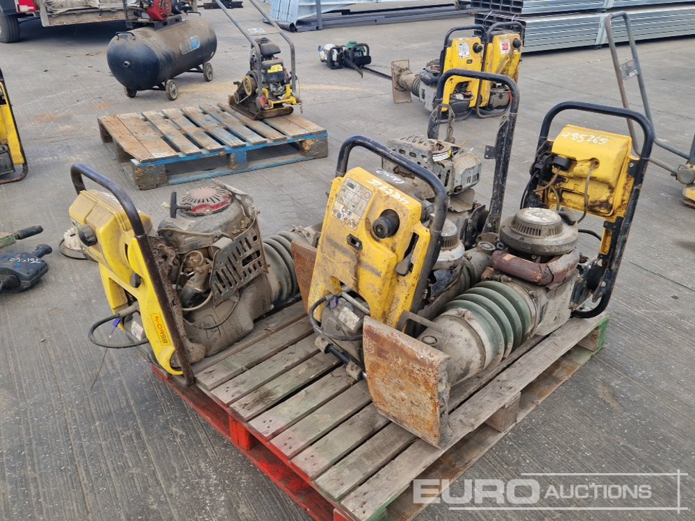 Wacker Neuson Petrol Trench Compactor (4 of, Spares) - Aszfaltozó gép: 1 kép. Wacker Neuson Petrol Trench Compactor (4 of, Spares) - Aszfaltozó gép: 1 kép.