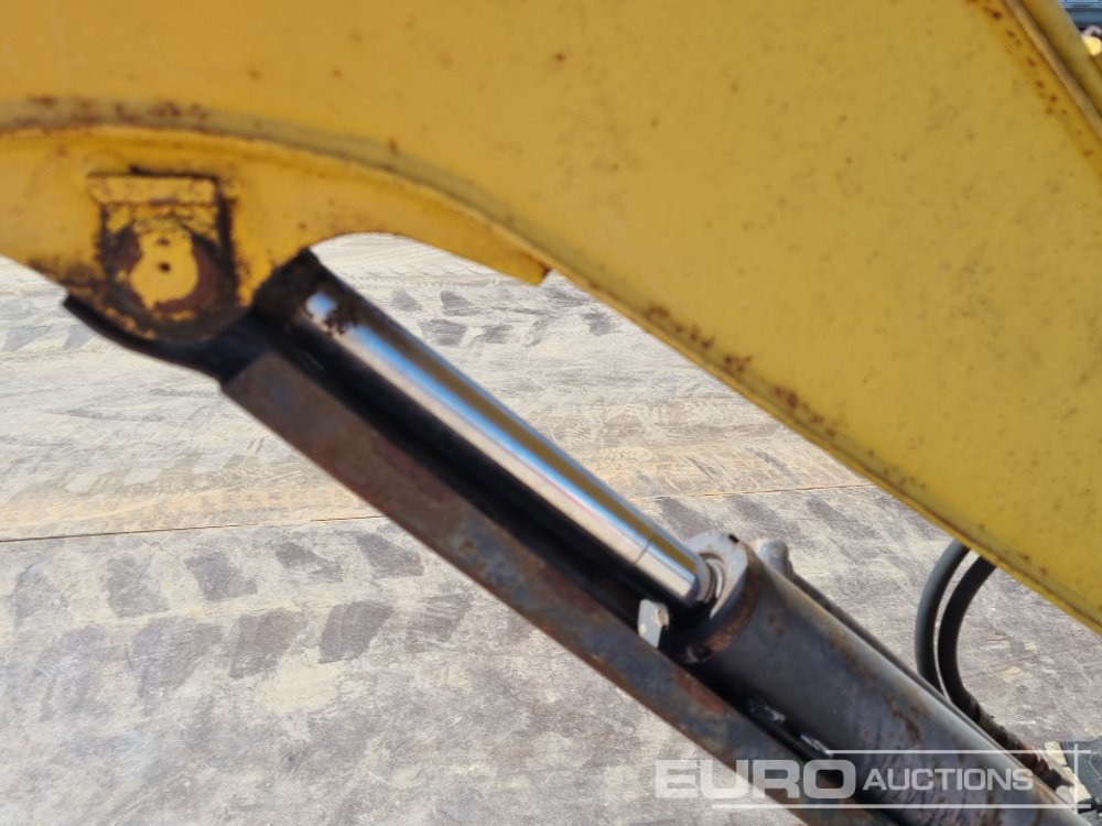Minikotró Yanmar B12-1: 25 kép.