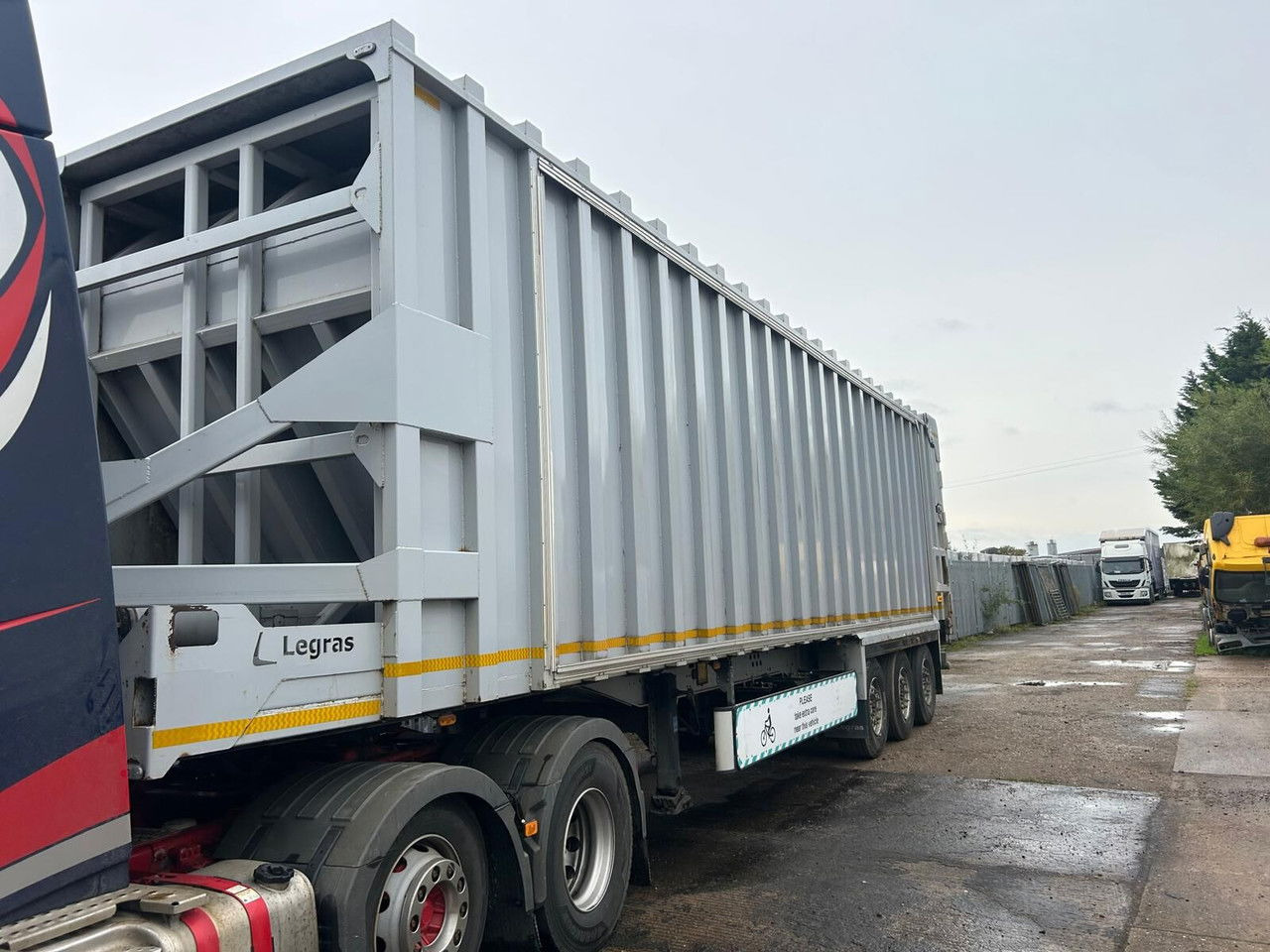 Legras - Félpótkocsi öönkihordós: 2 kép. Legras - Félpótkocsi öönkihordós: 2 kép.