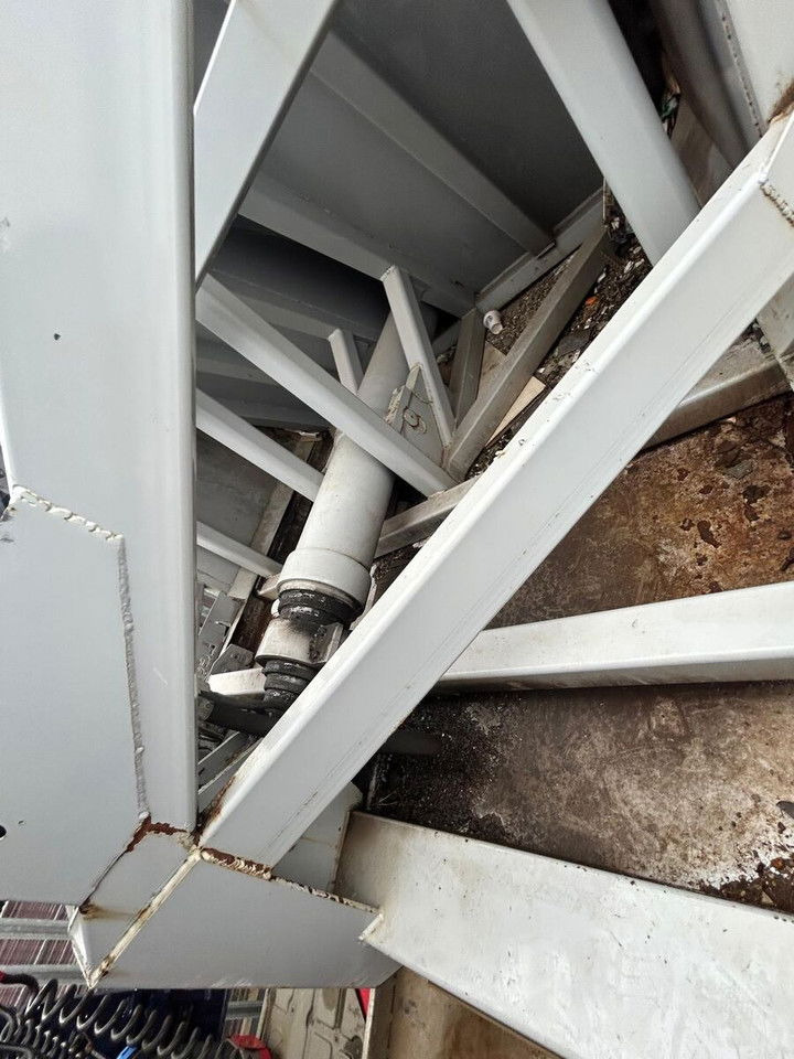 Legras - Félpótkocsi öönkihordós: 4 kép. Legras - Félpótkocsi öönkihordós: 4 kép.