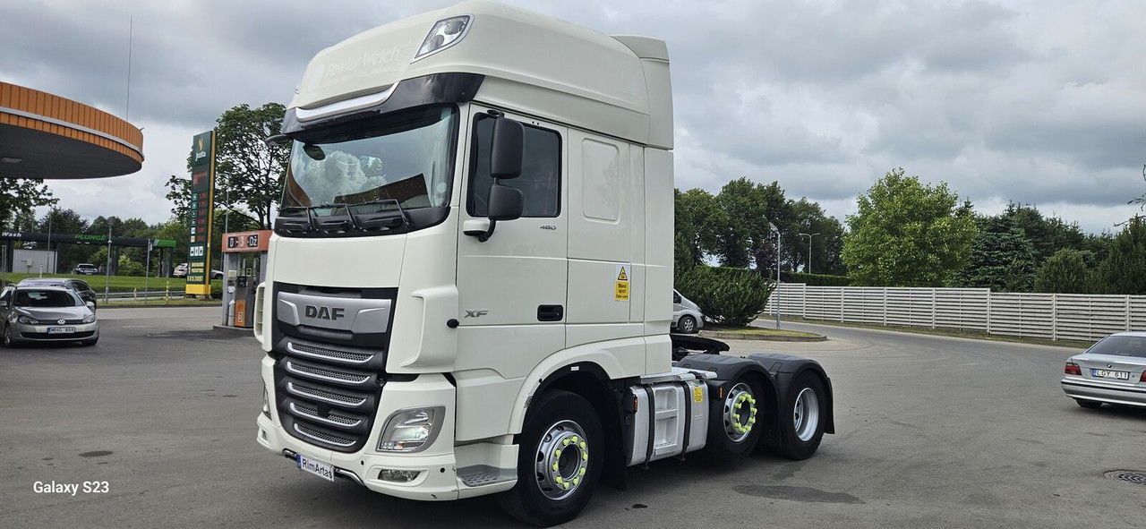 DAF XF 106.480 - Nyergesvontató: 1 kép. DAF XF 106.480 - Nyergesvontató: 1 kép.