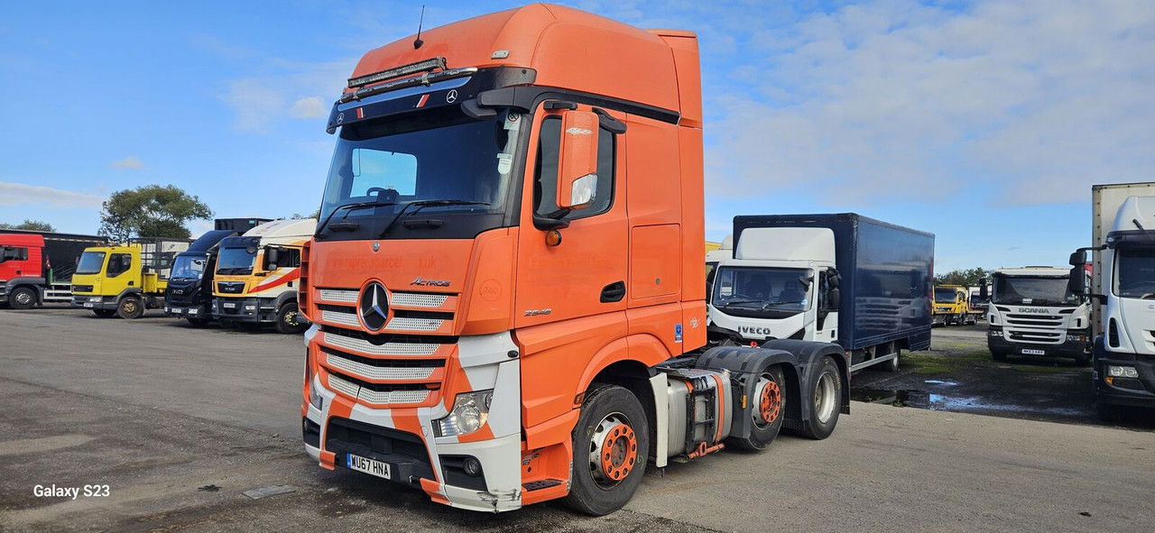 Mercedes-Benz Actros 2548 - Nyergesvontató: 1 kép. Mercedes-Benz Actros 2548 - Nyergesvontató: 1 kép.