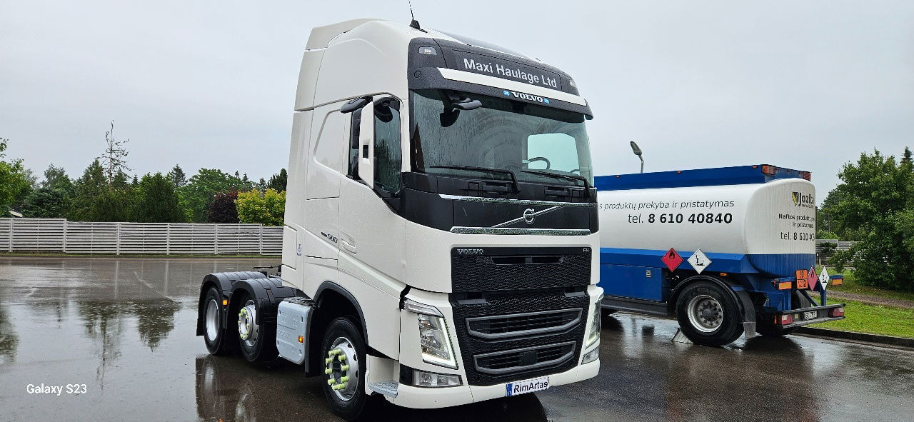 Volvo FH 13.500 - Nyergesvontató: 3 kép. Volvo FH 13.500 - Nyergesvontató: 3 kép.