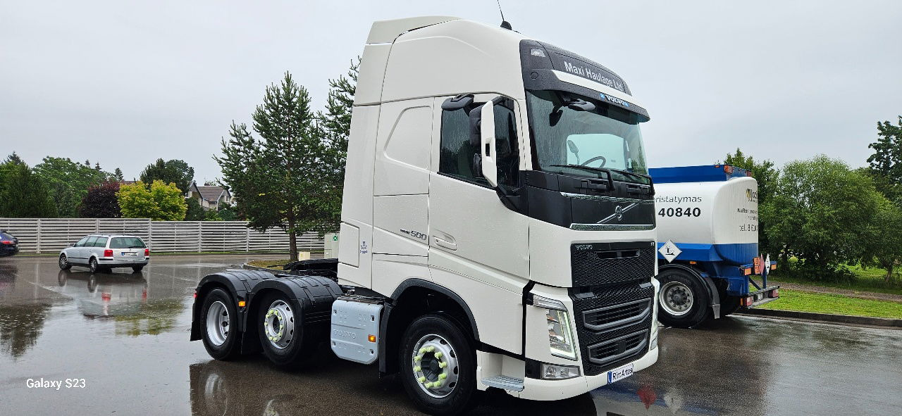 Volvo FH 13.500 - Nyergesvontató: 4 kép. Volvo FH 13.500 - Nyergesvontató: 4 kép.
