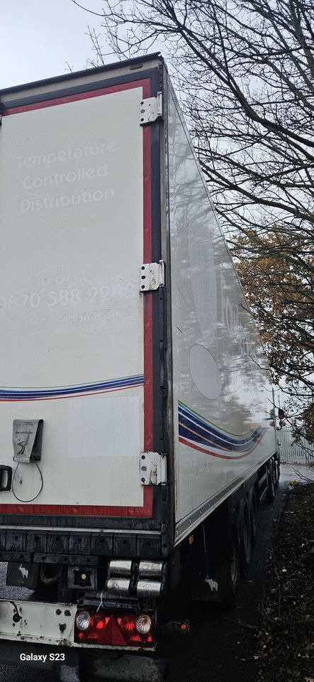 Schmitz Cargobull - Félpótkocsi hűtős: 3 kép. Schmitz Cargobull - Félpótkocsi hűtős: 3 kép.