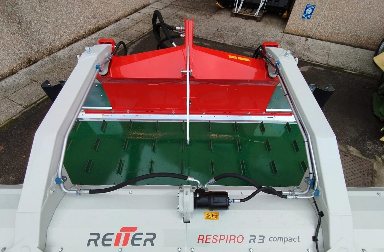 Andanatore a tappeto Reiter RESPIRO R3 compact 100 - Szénaforgató: 3 kép. Andanatore a tappeto Reiter RESPIRO R3 compact 100 - Szénaforgató: 3 kép.