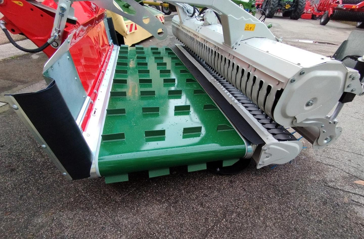 Andanatore a tappeto Reiter RESPIRO R3 compact 100 - Szénaforgató: 5 kép. Andanatore a tappeto Reiter RESPIRO R3 compact 100 - Szénaforgató: 5 kép.