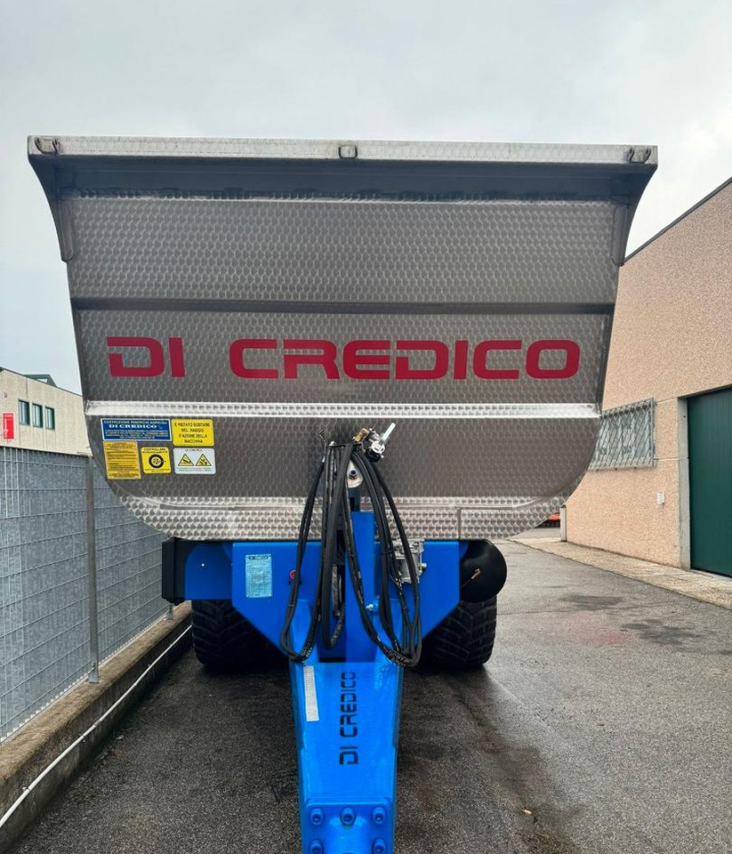 Dumper Di Credico DPT220 S MR - Pótkocsi billenőplatós: 2 kép. Dumper Di Credico DPT220 S MR - Pótkocsi billenőplatós: 2 kép.