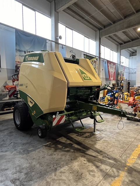 Rotopressa nuova Krone Vari Pack V 165 - Bálázó: 2 kép. Rotopressa nuova Krone Vari Pack V 165 - Bálázó: 2 kép.