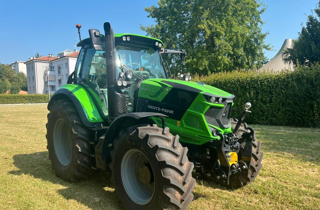 Trattore usato Deutz-Fahr Agrotron 6160.4 Rc-Shift - Traktor: 1 kép. Trattore usato Deutz-Fahr Agrotron 6160.4 Rc-Shift - Traktor: 1 kép.