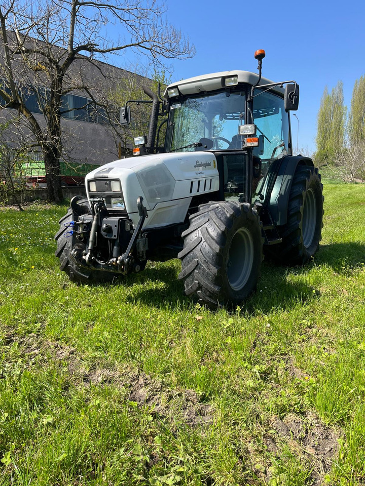 Trattore usato Lamborghini Spire 90.4 - Traktor: 1 kép. Trattore usato Lamborghini Spire 90.4 - Traktor: 1 kép.