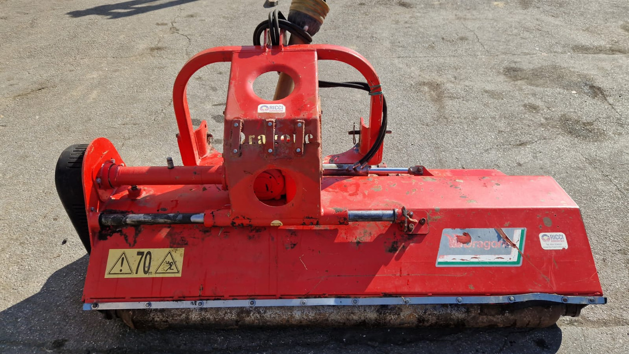 Trincia posteriore usata Dragone VL200 - Szárzúzó: 3 kép. Trincia posteriore usata Dragone VL200 - Szárzúzó: 3 kép.