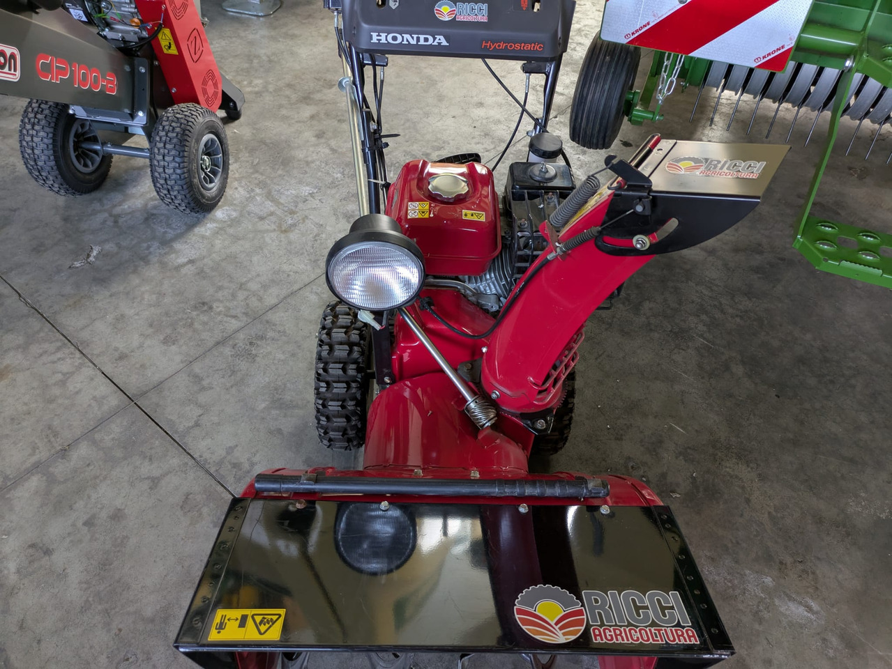 Turbina spazzaneve usata Honda HSS 760 - Kerti gépek: 5 kép. Turbina spazzaneve usata Honda HSS 760 - Kerti gépek: 5 kép.