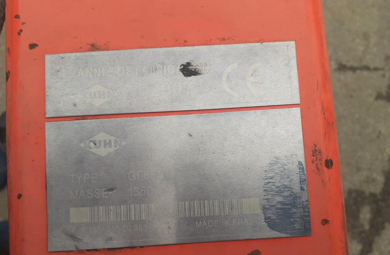Voltafieno usato Kuhn GF 8501 T - Szénaforgató: 3 kép. Voltafieno usato Kuhn GF 8501 T - Szénaforgató: 3 kép.