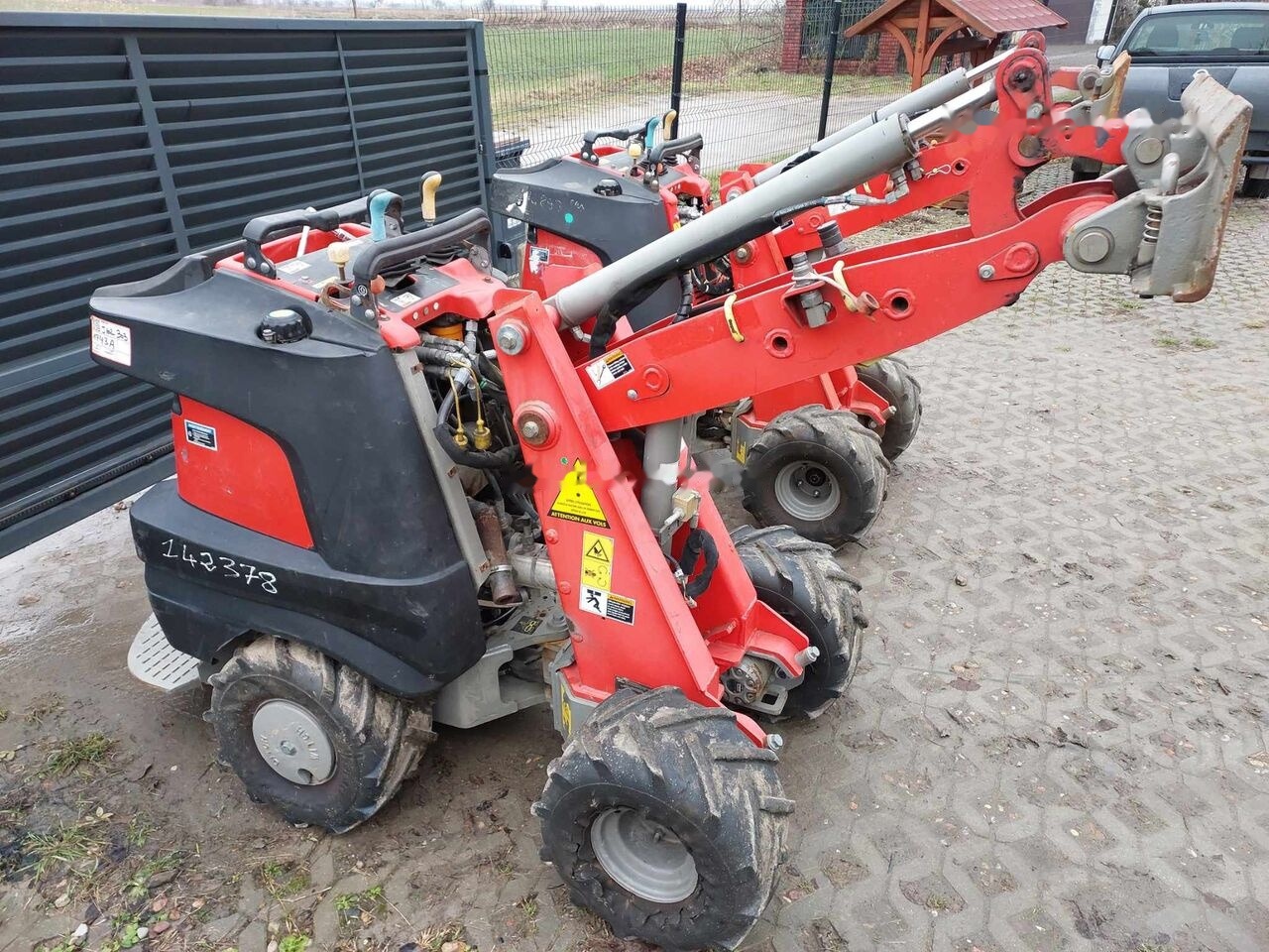 Ditch-Witch Zahn R300 - Árokásó: 4 kép. Ditch-Witch Zahn R300 - Árokásó: 4 kép.