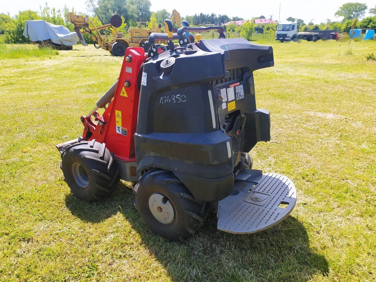 Árokásó Ditch-Witch Zahn R300: 17 kép.