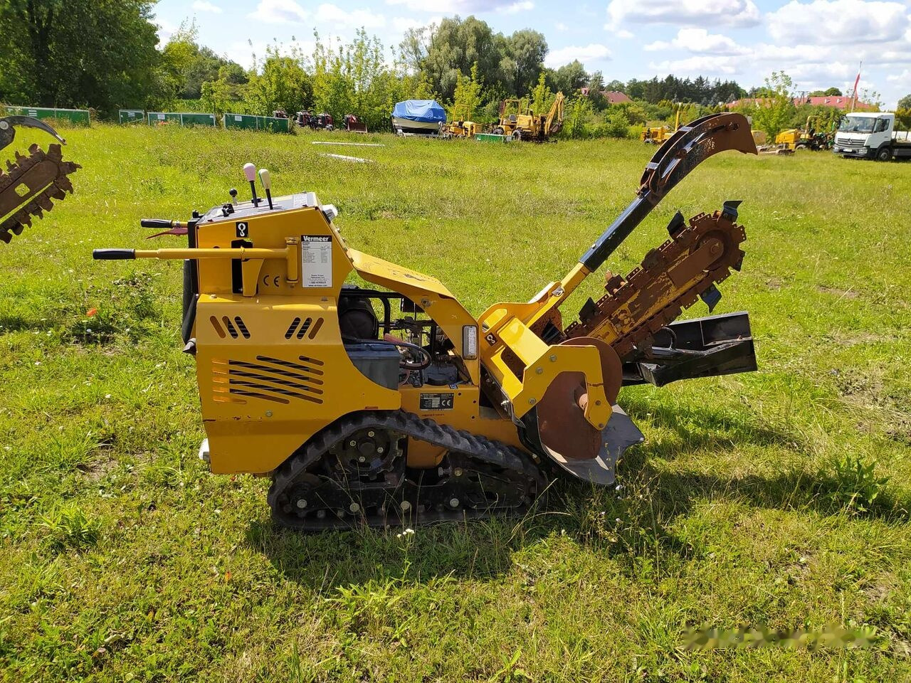 Vermeer RTX250 - Árokásó: 1 kép. Vermeer RTX250 - Árokásó: 1 kép.