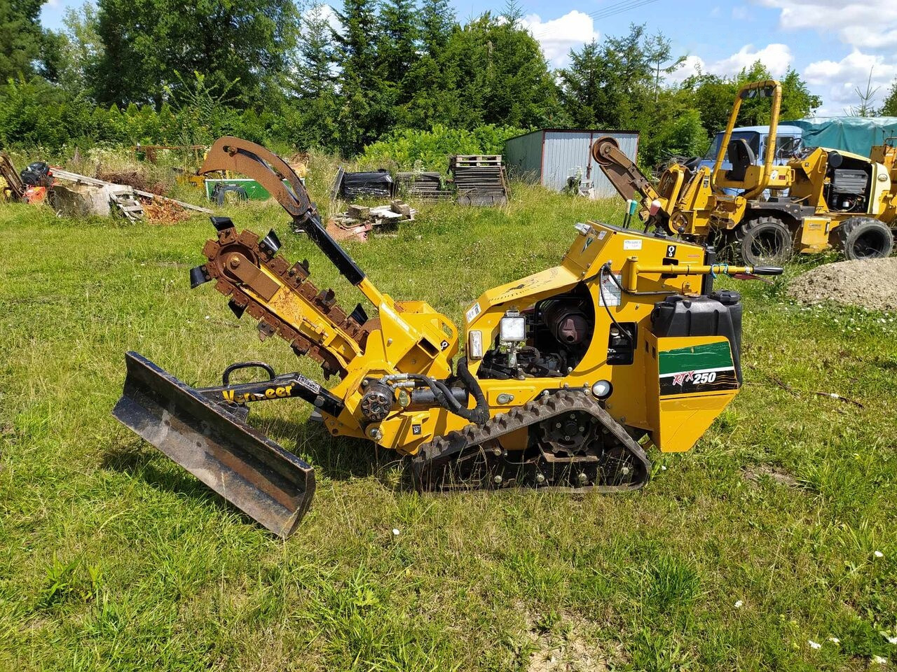 Vermeer RTX250 - Árokásó: 2 kép. Vermeer RTX250 - Árokásó: 2 kép.